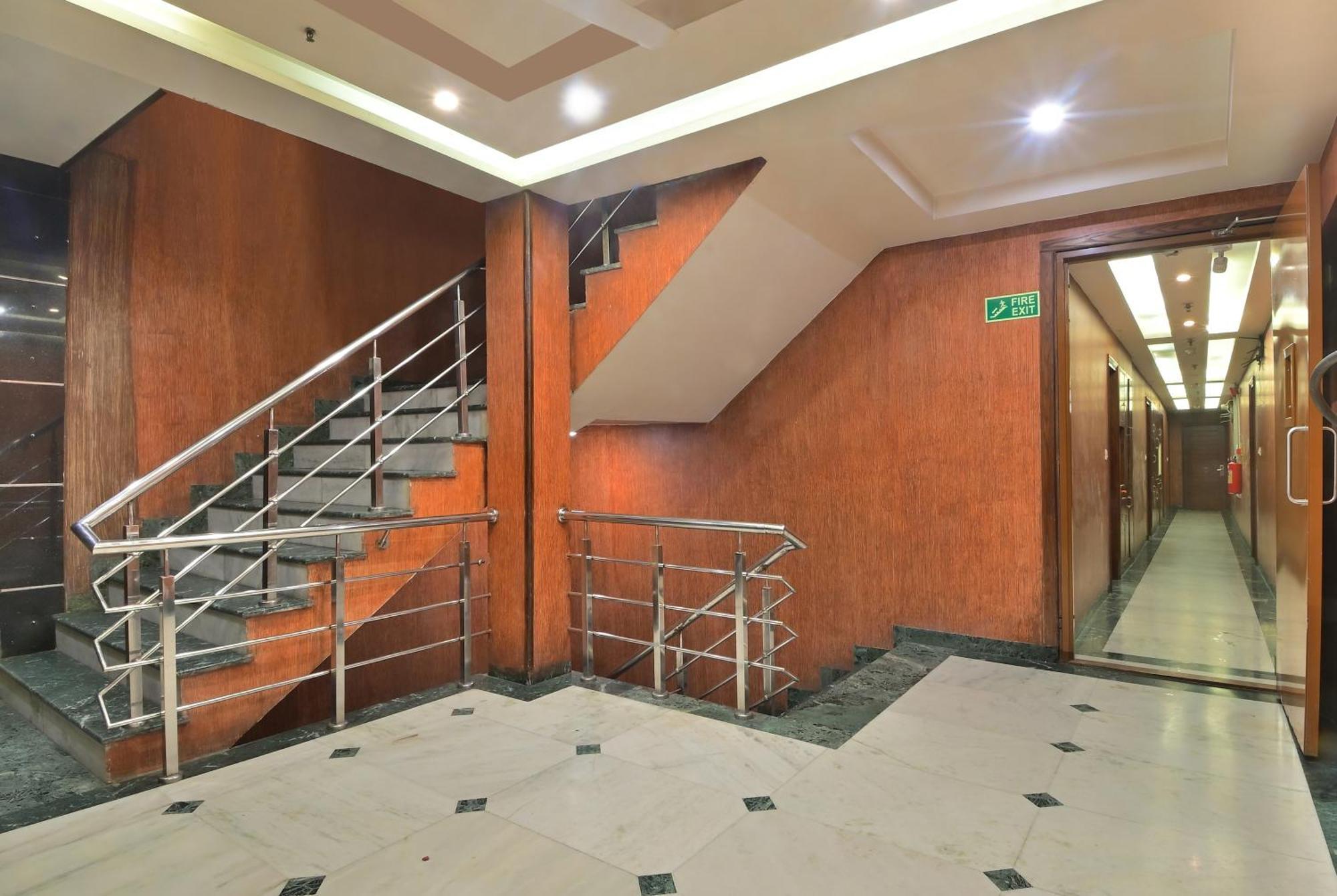 Hotel Hari Piorko - New Delhi Railway Station Exterior foto
