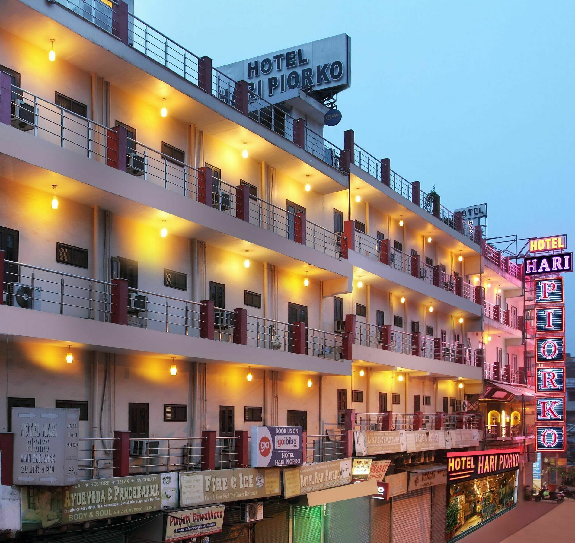 Hotel Hari Piorko - New Delhi Railway Station Exterior foto